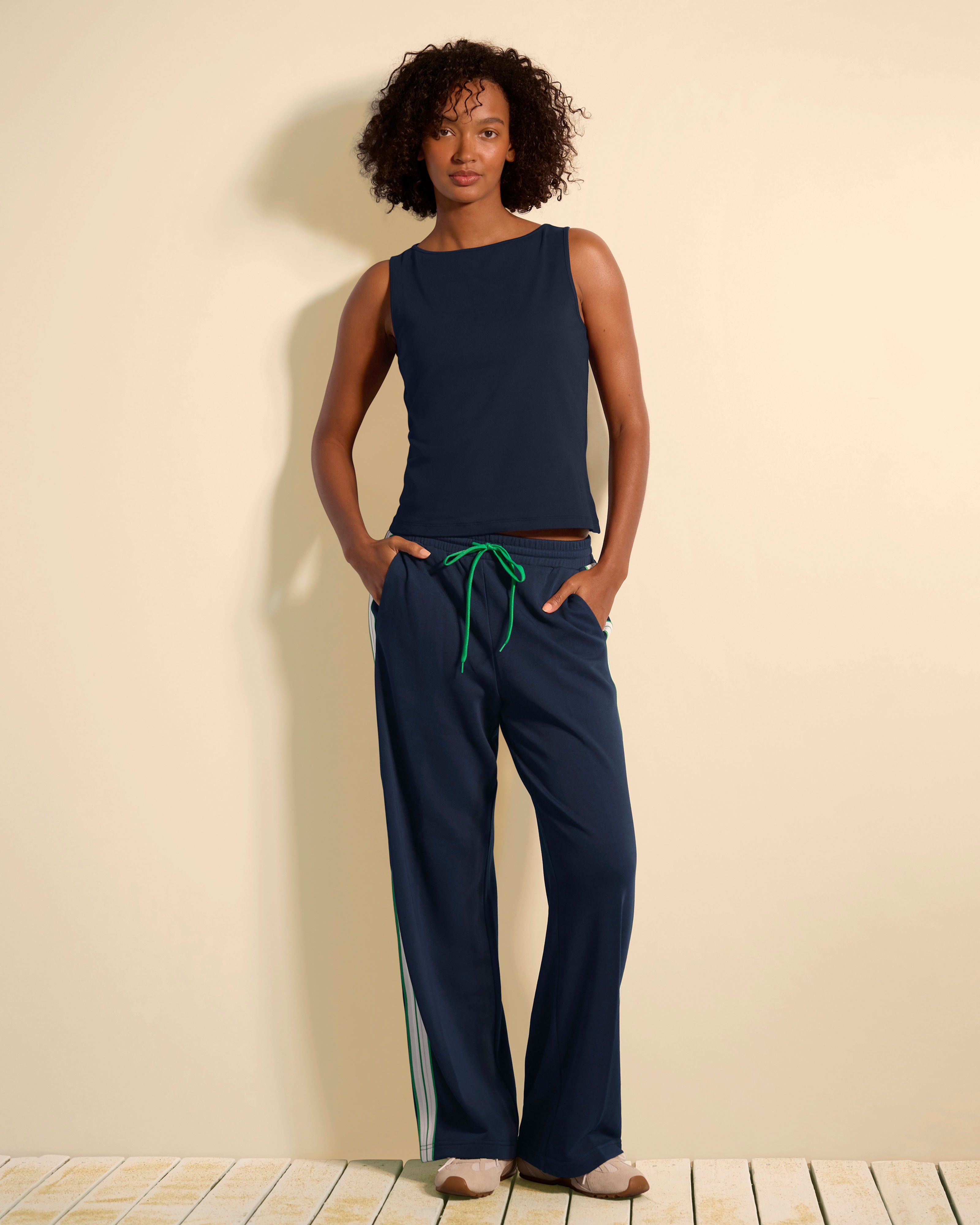 47_6921_PDP_ClassicNavy_01.jpg