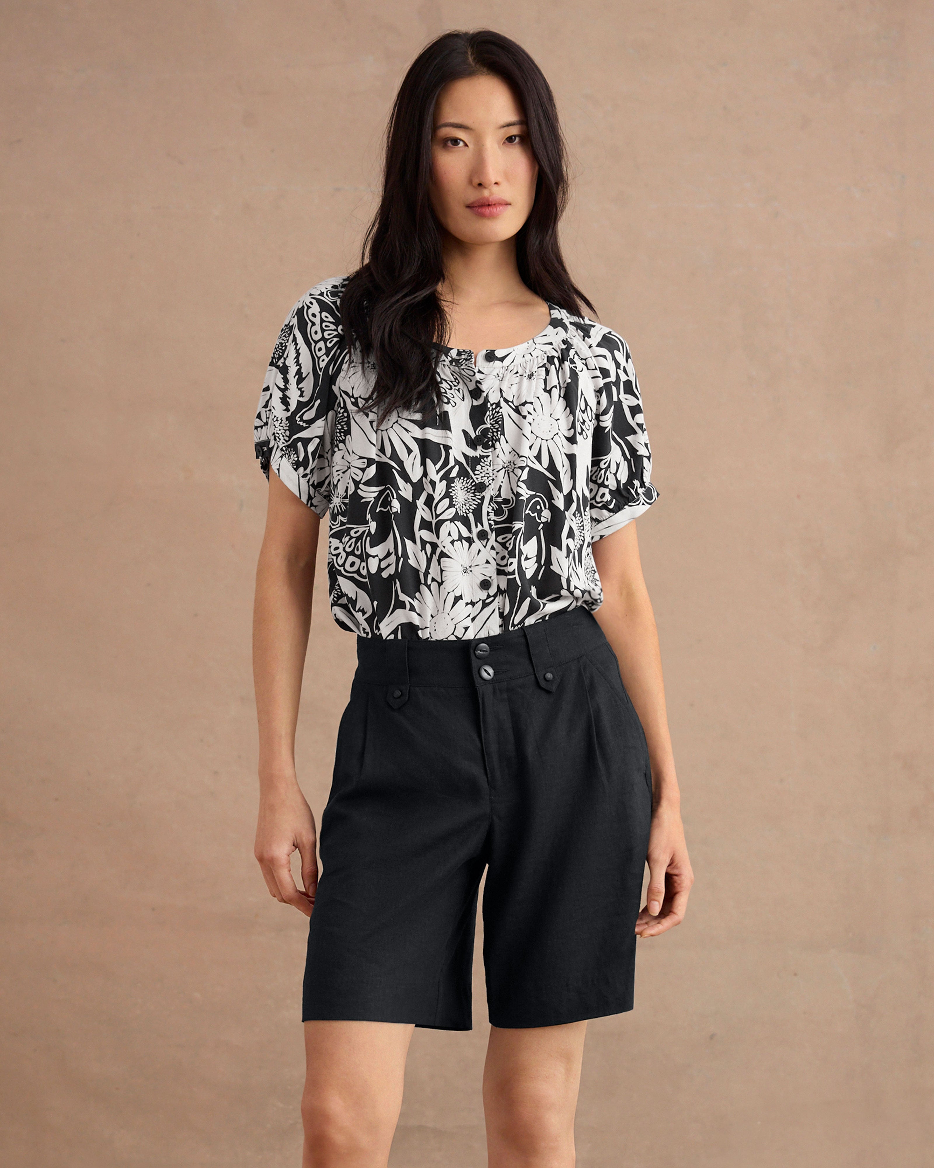 Black Floral Blouse | Rio Blouse | Cabi – Cabi Clothing