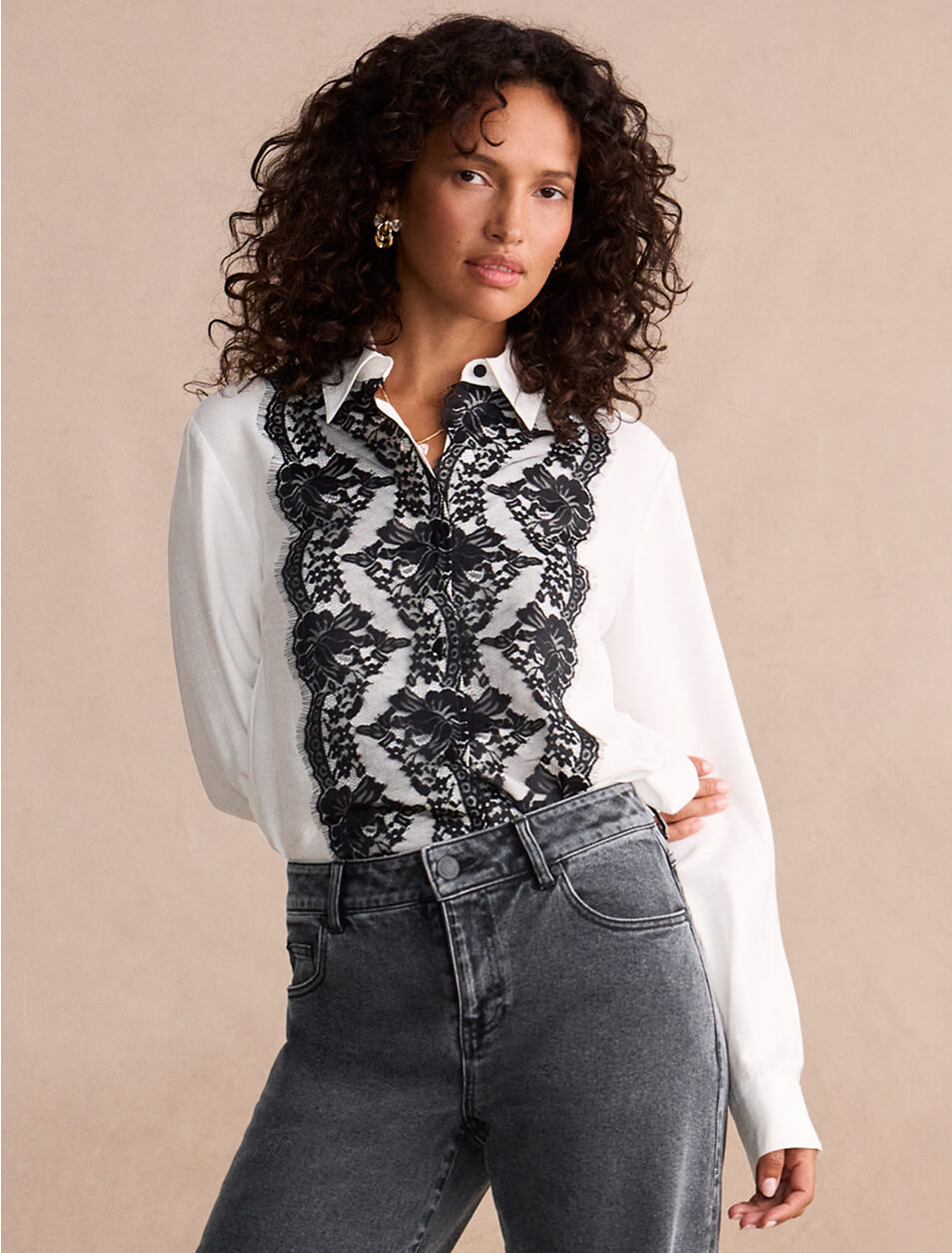 A cabi model wearing the Dolce Blouse from the Fall 2025 Collection